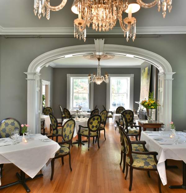 HobNob Restaurant & Wine Bar