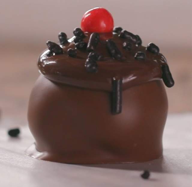 Now Serving Omaha – Chocolate Art at The Cordial Cherry