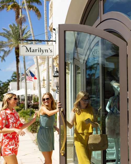 Naples - 5th Avenue  - Shopping - 2024 (Folklore)