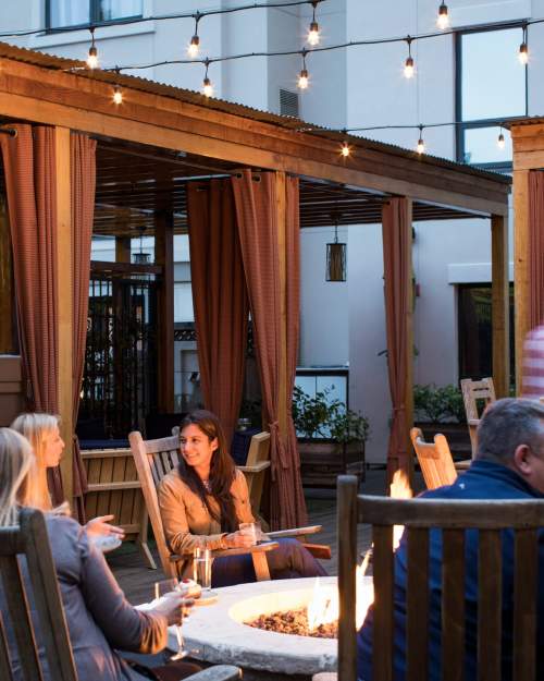 Live Music (Wednesdays & Saturdays)