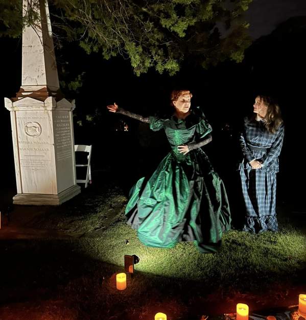 Pine Hill Cemetery Lantern Tour in Auburn