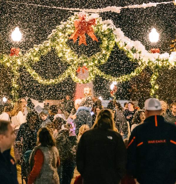 Snopelika Parade & Tree Lighting