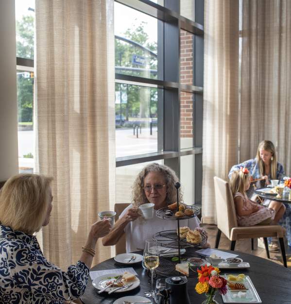 Mama Mia - Flowers in The Garden Tea on Thach