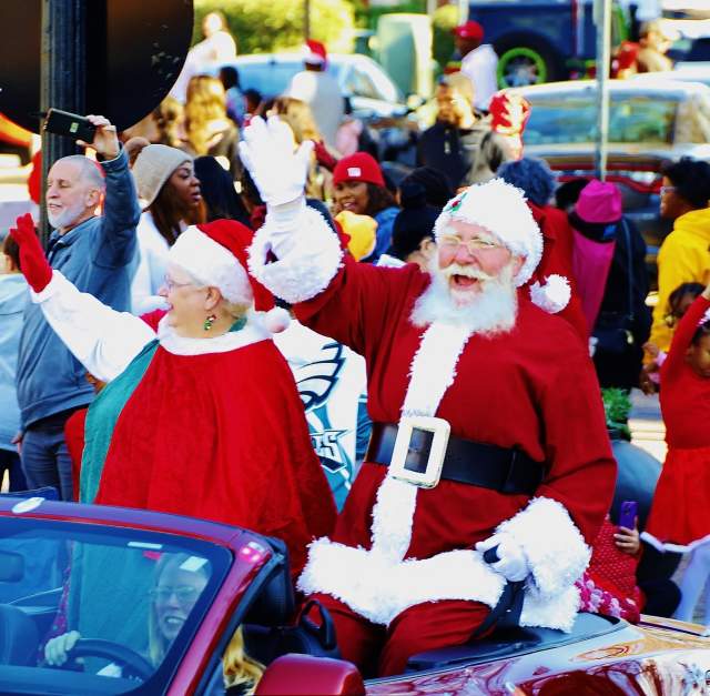 26th Fayetteville Rotary Christmas Parade
