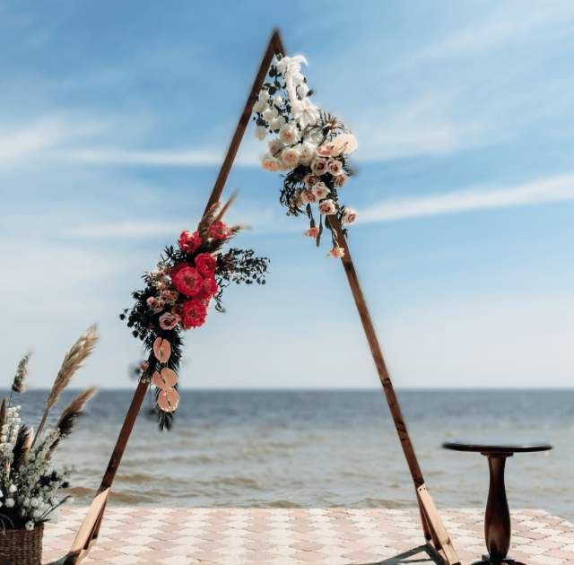 Intimate Wedding Inspiration for Your Beach Side Nuptials