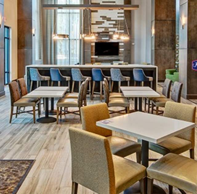 Hampton Inn & Suites