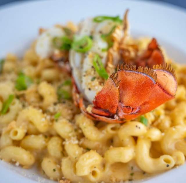 Macky's Bayside Bar & Grill