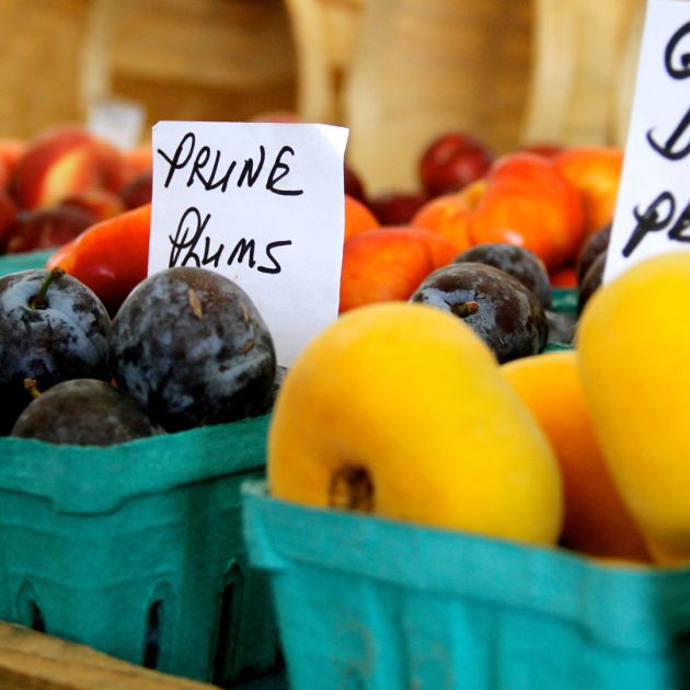 farmers market fruit