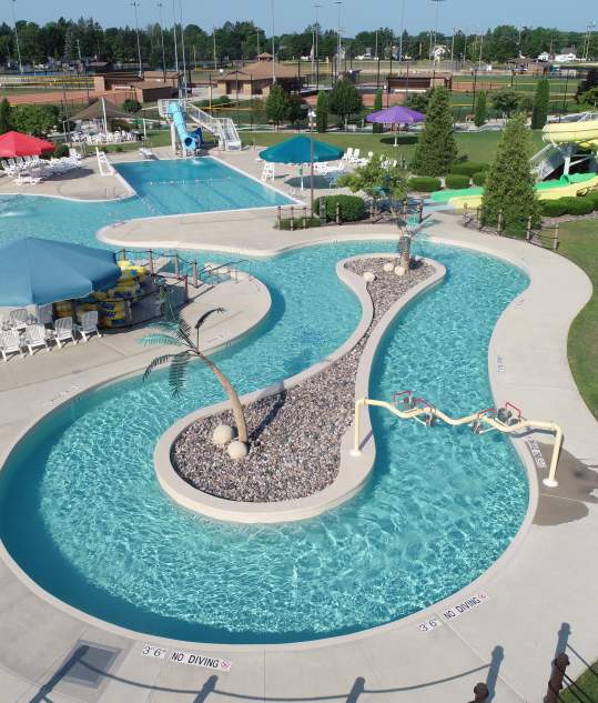 Manitowoc Family Aquatic Center & Mini Golf Course
