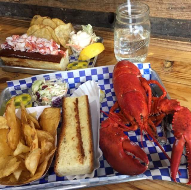 New England Lobster Market & Eatery