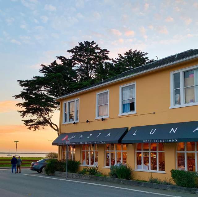 Mezza Luna Restaurant