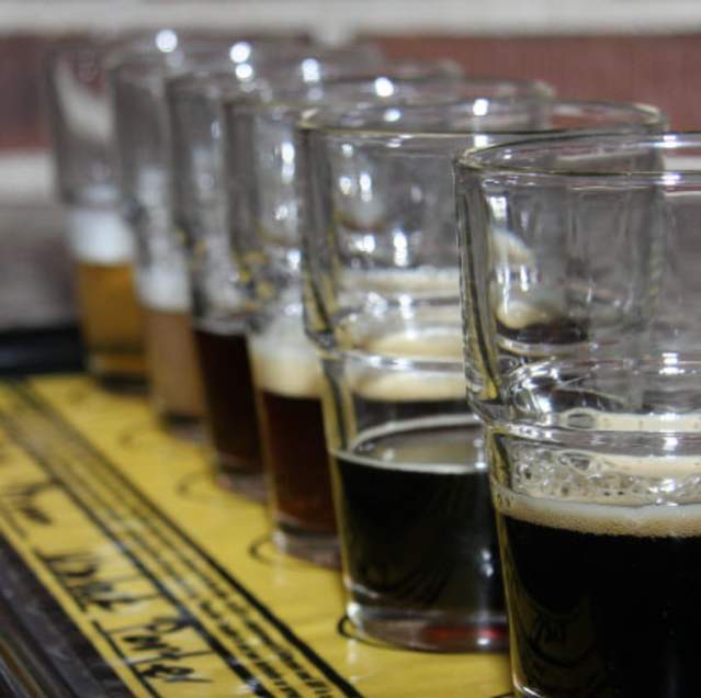 Flight-of-beer-Crown-Brewing-South-Shore-Brewery-Trail