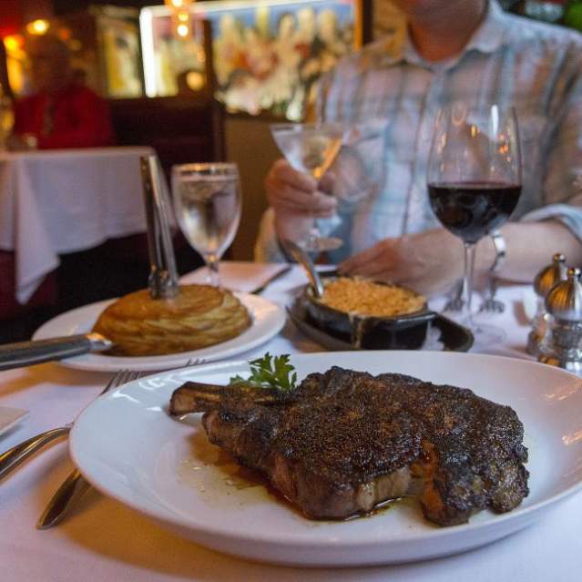 Jeff Ruby's Steakhouse (photo: Wendy Pramik)