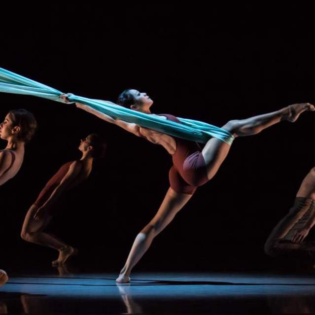 "Kaplan New Works Series" Cincinnati Ballet (photo: Peter Mueller)