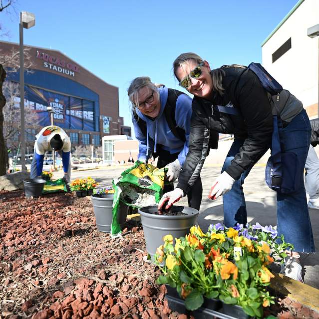 INDIANAPOLIS COMES TOGETHER FOR JIM MORRIS DAY OF SERVICE BEFORE 2026 NCAA® MEN’S FINAL FOUR®