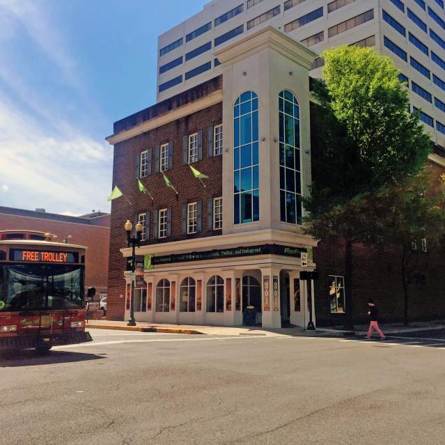 Visit the Knoxville Visitors Center and pick up a visitors guide, maps, and other Knoxville travel tools to make your visit more convenient and enjoyable.