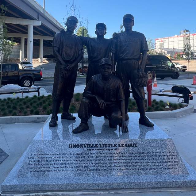 Knoxville Giants statues