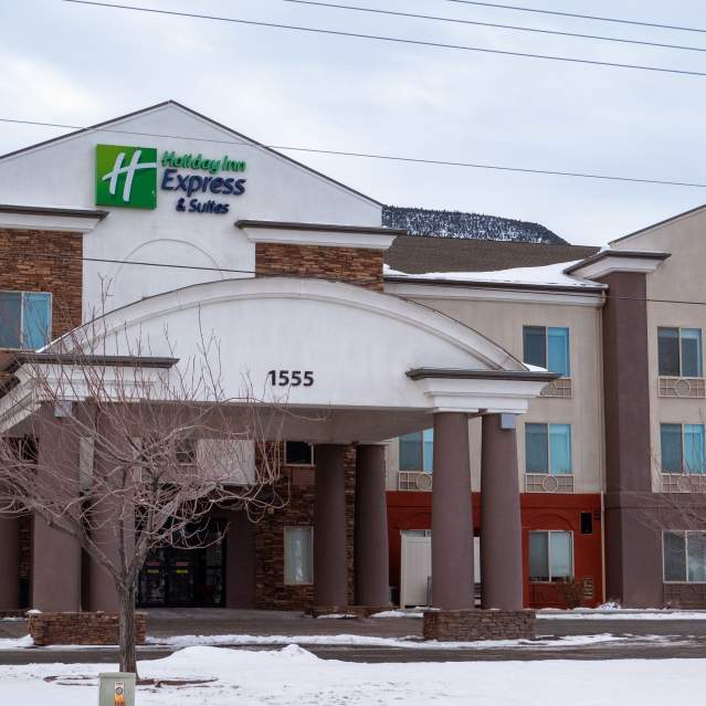 Holiday Inn Express & Suites