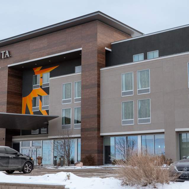 LaQuinta Inn & Suites