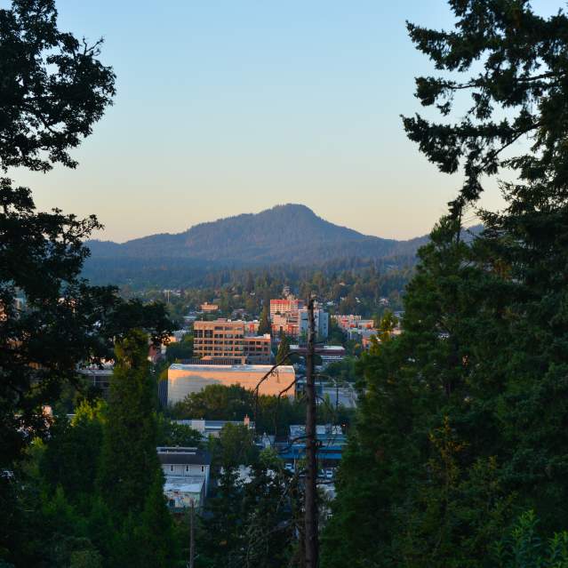 Skinner Butte Trail