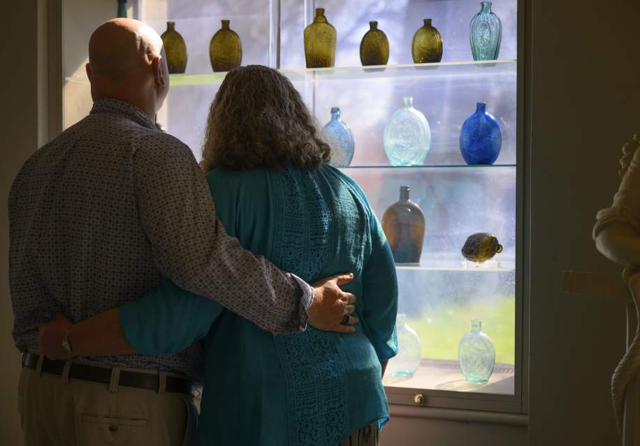 Couple embracing at the Winterthur Museum, Garden & Library