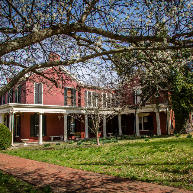 Two Centuries in Shelby County, Kentucky: Science Hill & Wakefield-Scearce Galleries