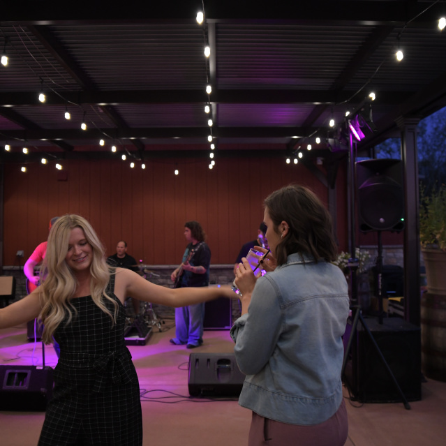 Dance the night away with these five live music spots near Louisville this summer