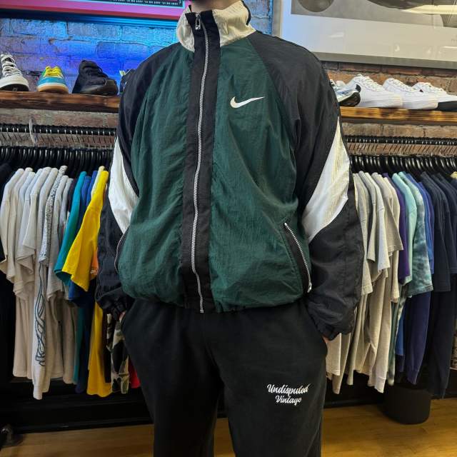 Undisputed Vintage - Streetwear Look 25