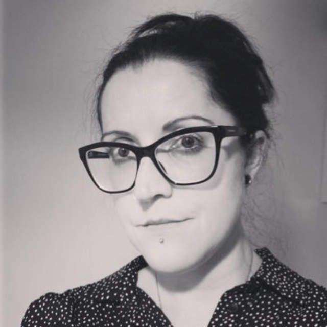 Dr Kirsty Squires