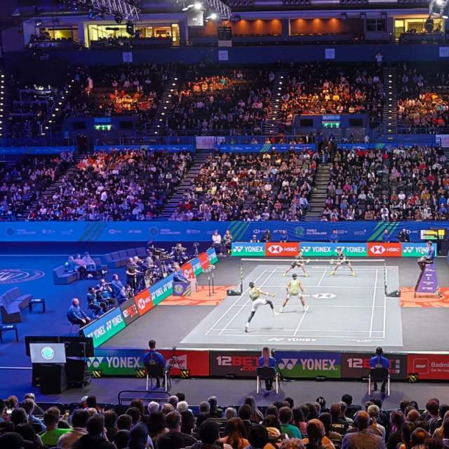 YONEX