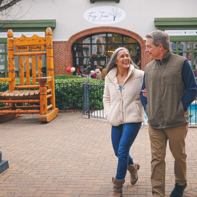 Shopping_Winter_Christmas_Couple