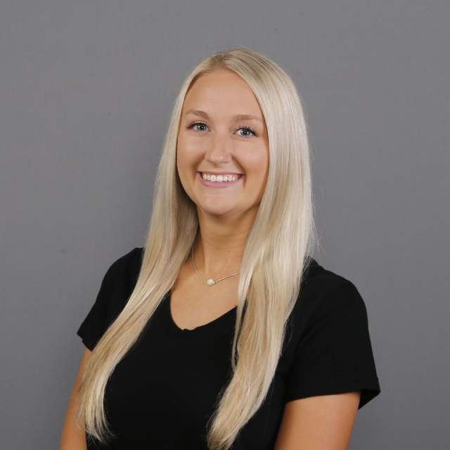 Emily Bain Headshot