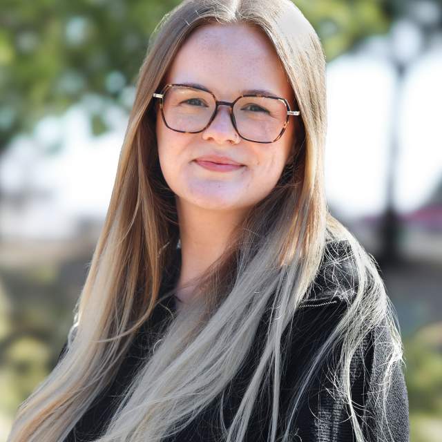 Carly Blondin Headshot