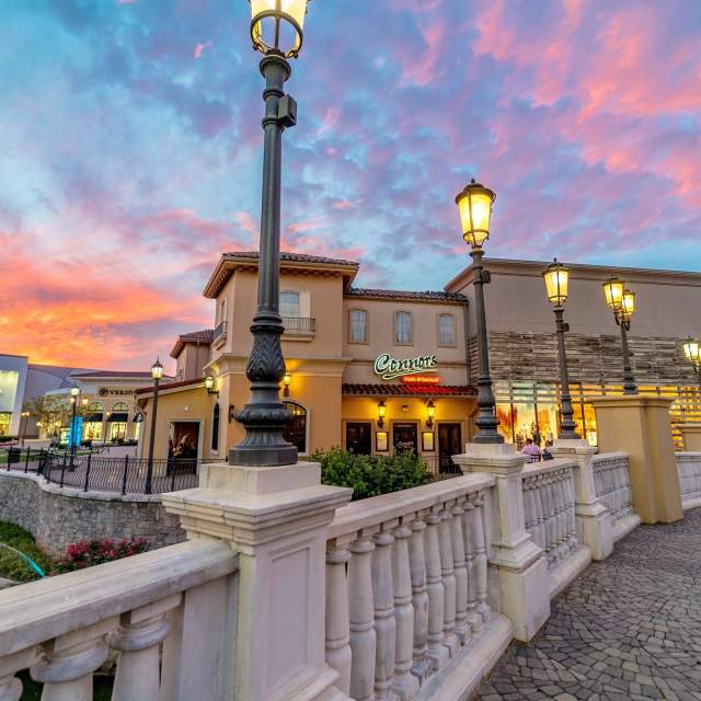 Bridge Street Town Centre: A Shopping & Dining Guide