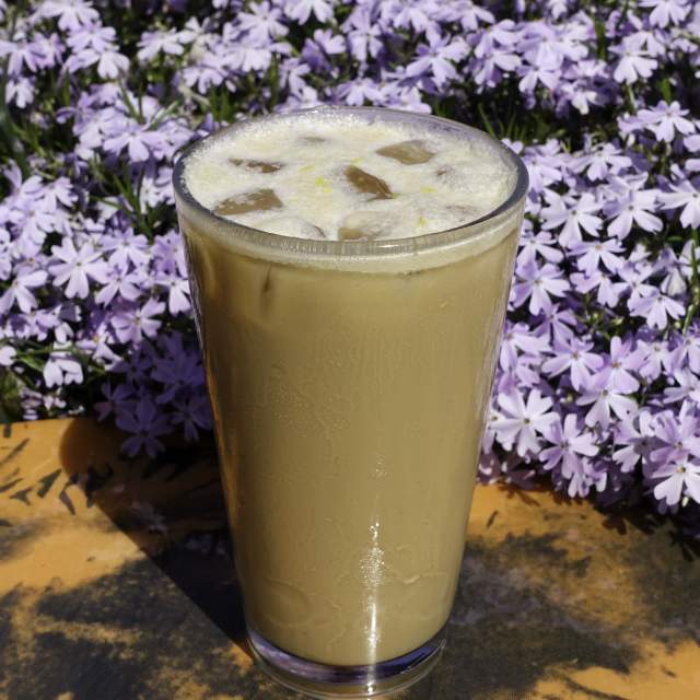 Strawberry Spice Specialty Latte - Iced