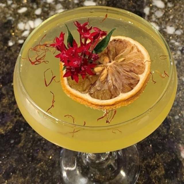 Knox on the Rocks – Crocus 75 Cocktail Kefi