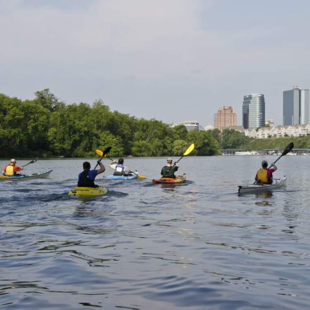 People kayaking on the Tennessee River