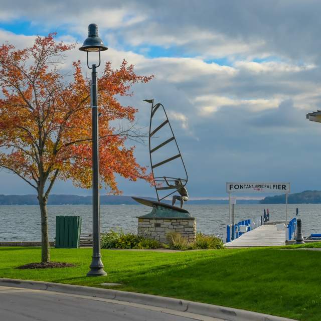 Fontana lakefront
