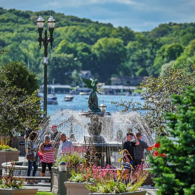 The fountain at the Riviera lakefront building