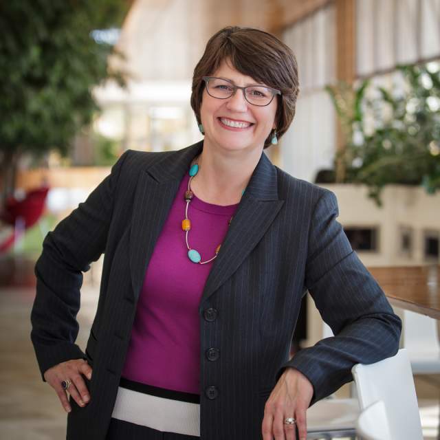 Melinda Heinritz Headshot