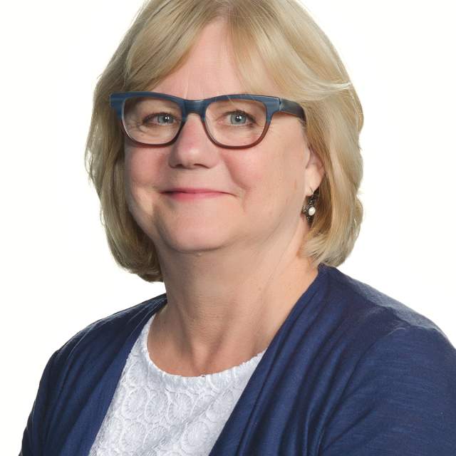 Julie Peterman headshot