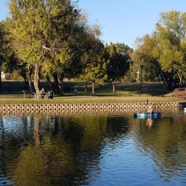 Towne Lake with Kayaks
