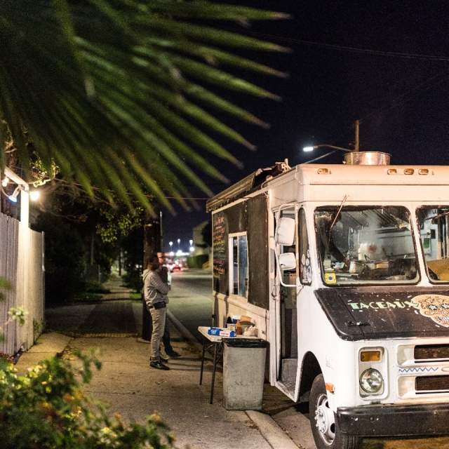 Book Local New Orleans Food Trucks to Serve Your Guests