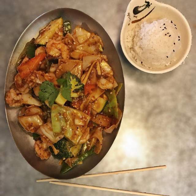 amerasia-hunan-shrimp-rice-vegetable-chopsticks-food-sals_ig_eats