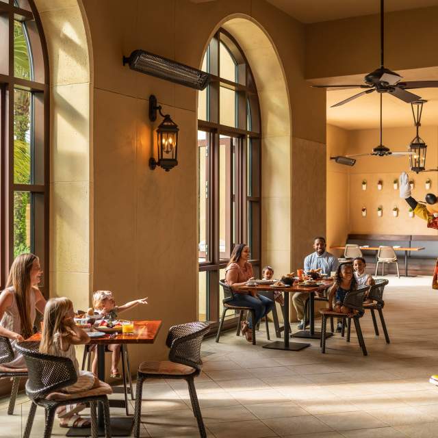 Top Places to Dine With Characters Around Orlando