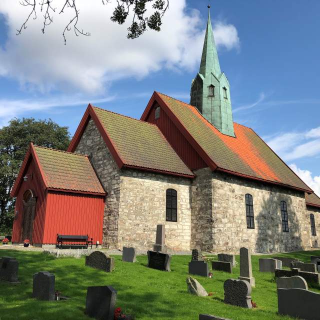 Middelalderkirke i stein