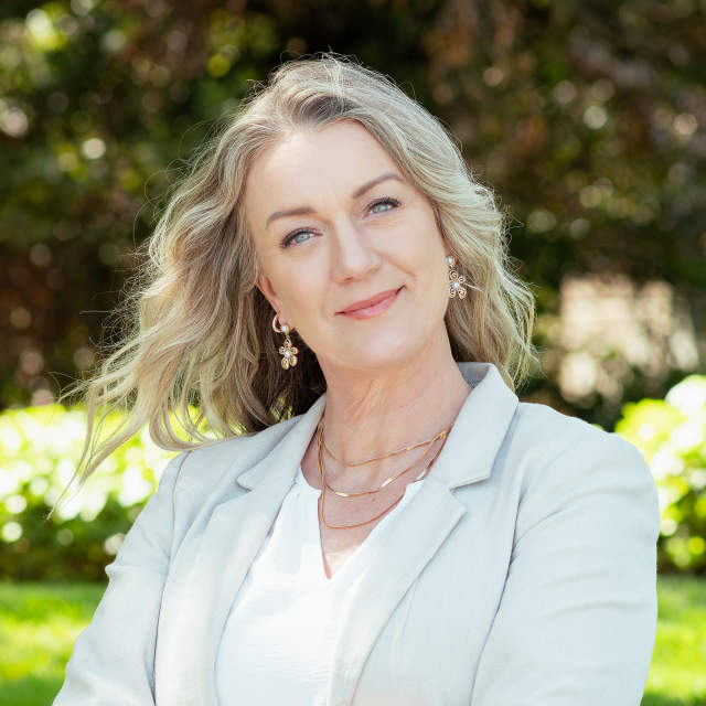 Maggie Lang Headshot