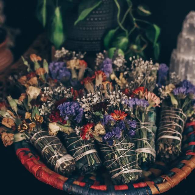 Latina-owned small business that offers specially curated and handmade goods for your spiritual needs.