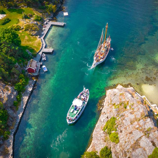 Båt i skjærgården