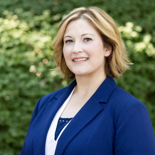 Lori Ottarson Headshot